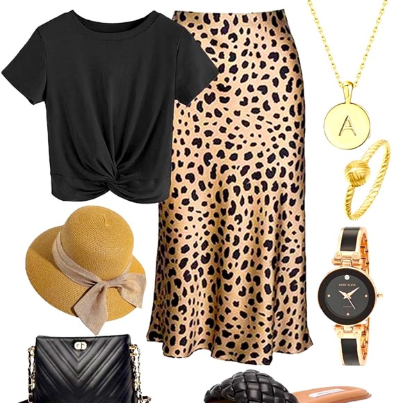 Candie’s Black blouse with short sleeve collar with buttons on front - Picture 1 of 11